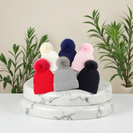 Knitted hats, small woolen hats, and knitted hats are fashionable and warm Knitted hats, small woolen hats, and knitted hats are fashionable and warm